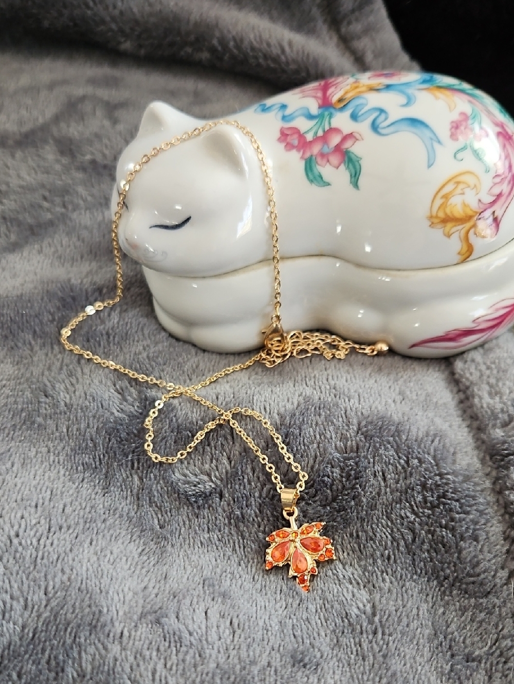 NWOT Maurices Fall Maple Leaf Gold Tone Necklace